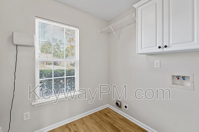 Building Photo - 2654 Ardwick Dr