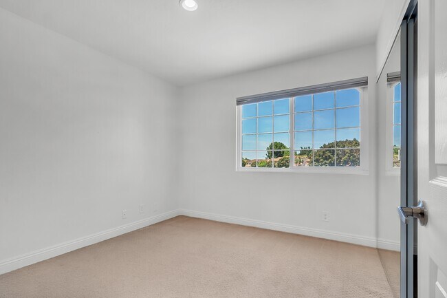 Building Photo - 25961 Galway Dr