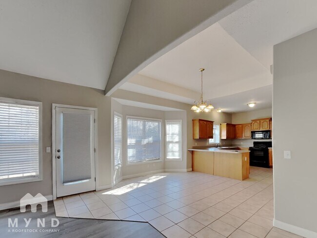 Building Photo - 5622 N 11th Ave