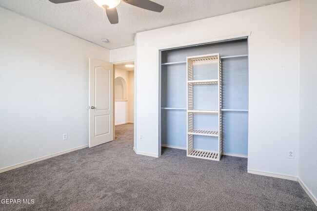 Building Photo - 7041 Falling Leaf Cir