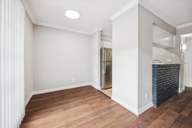 Building Photo - 201 Emerson St