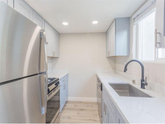 Building Photo - The Preston at Hillsdale