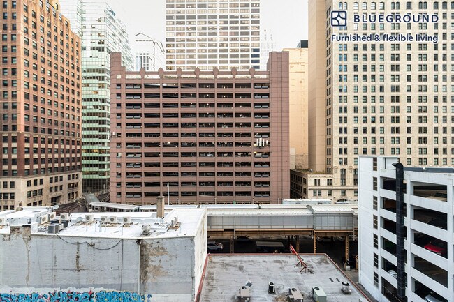 Building Photo - 215 W Lake St