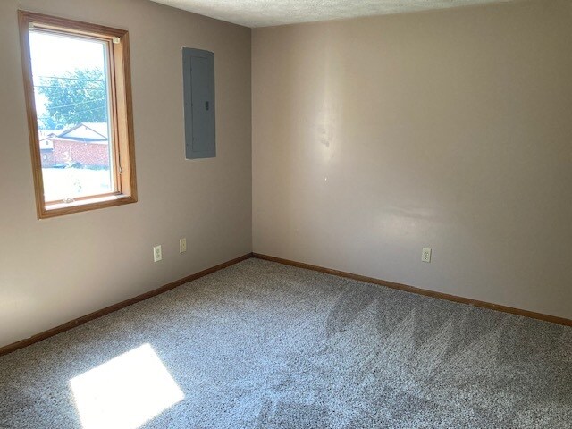 Building Photo - 3915 Central Ave