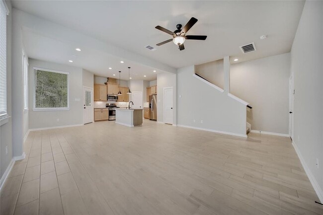 Building Photo - 555 Longleaf Pine Dr