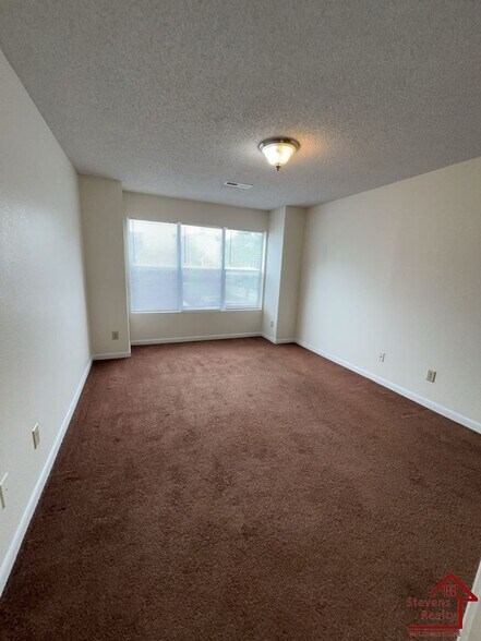 Building Photo - 430 Oriole Dr