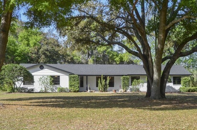 Primary Photo - 3636 Lake Buynak Rd