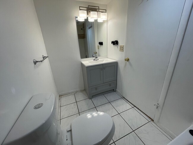 Building Photo - 10762 La Placida Dr