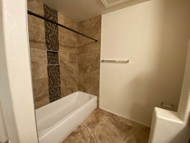 Building Photo - 1251 E Weimer Cir
