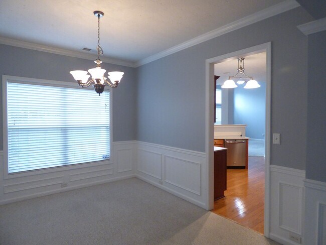 Building Photo - Lovely & Spacious House in Southpoint! 4 B...