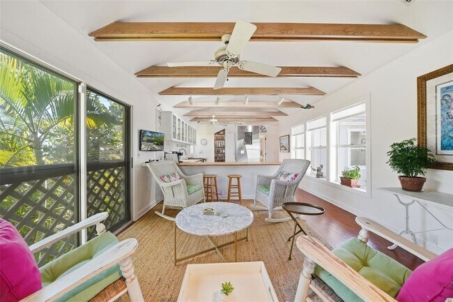 Building Photo - 700 Lands End Dr