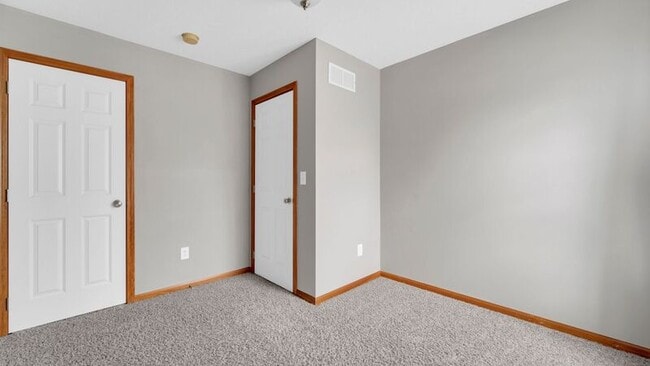 Building Photo - 167 Carriage Pl