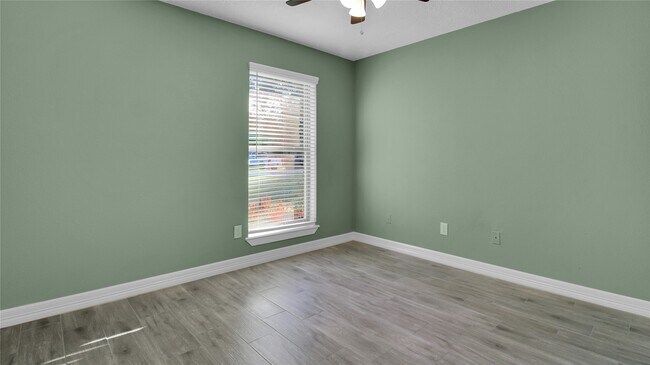 Building Photo - 11110 Holly Hill Ln