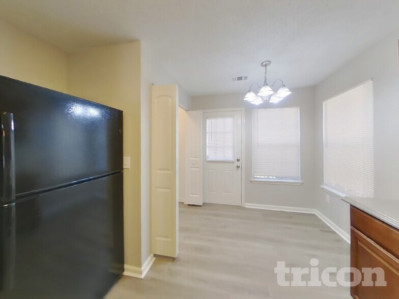 Building Photo - 5324 Brickleberry Way