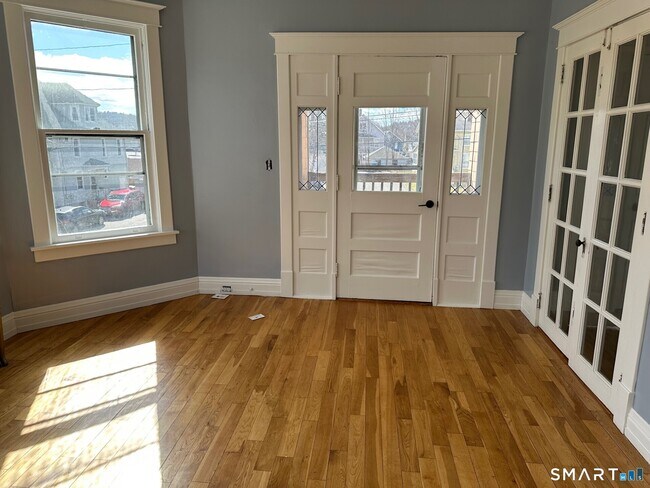 Building Photo - 20 Taylor St