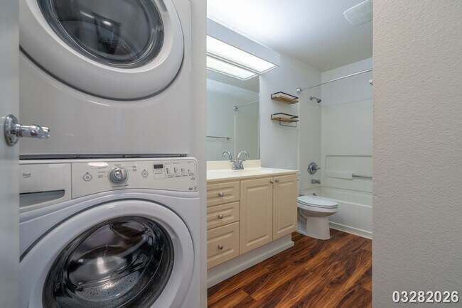 Building Photo - $3,200 / 3br - 974ft2 - Bright and Spacious 3BR/2BA/2PKG Townhome unit in Ku'ulako in Mililani (M...