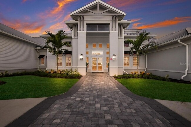 Building Photo - 15043 Sunny Day Dr