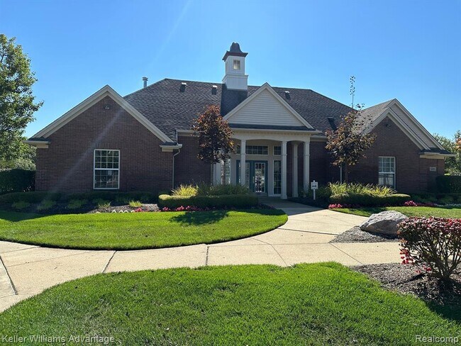 Building Photo - 16748 Dover Dr