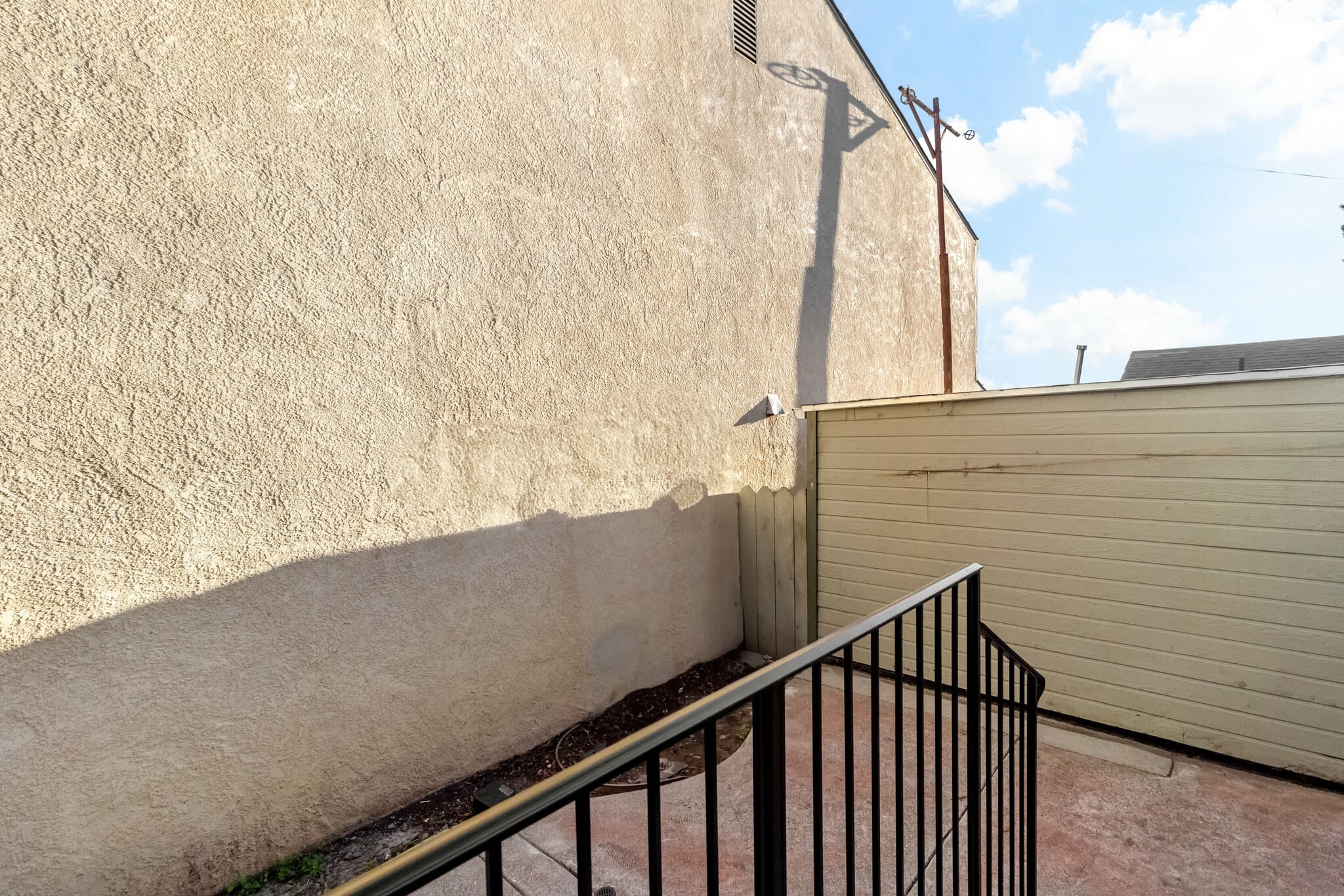 Building Photo - 2644 62nd Ave