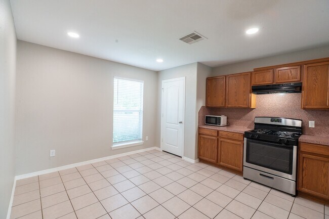 Building Photo - 1052 Windy Grove Ln
