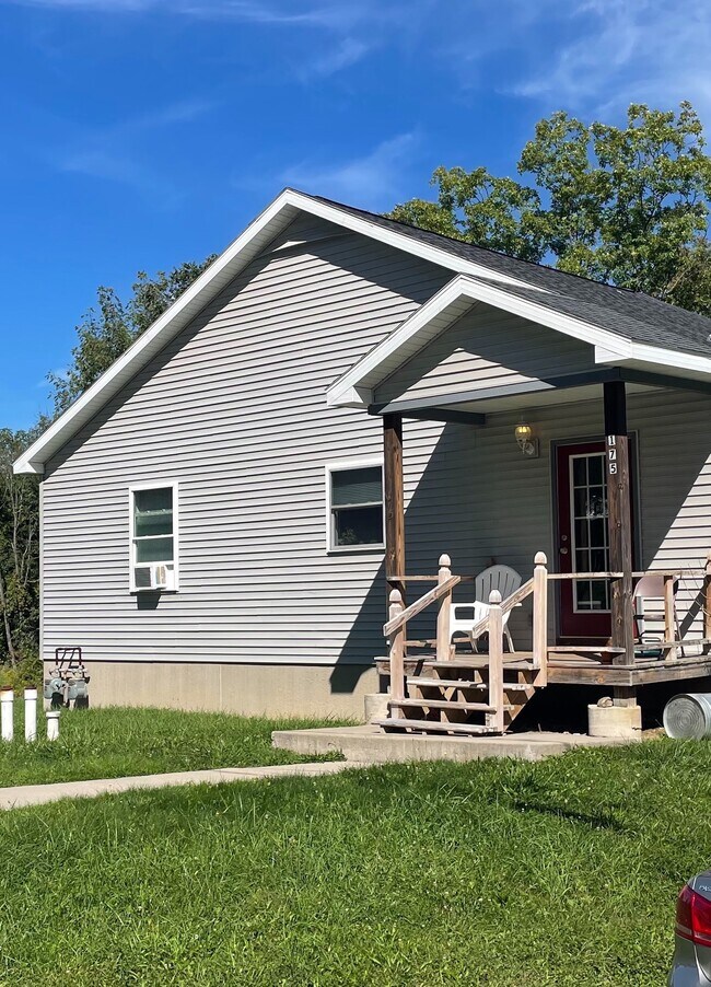 Primary Photo - 175 Kendall Ave