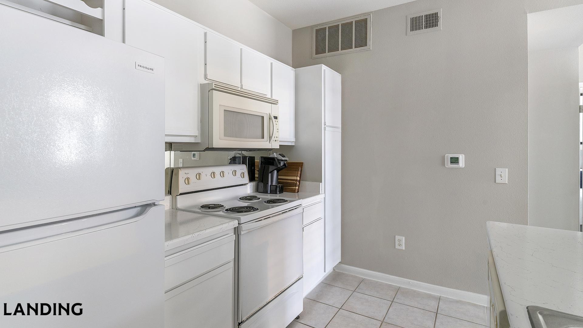 Building Photo - 2500 Woodland Park Dr