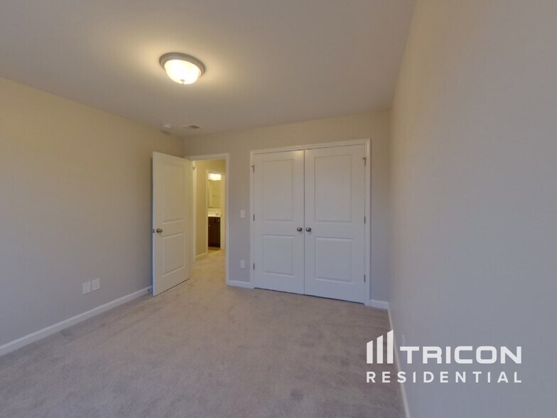 Building Photo - 112 Wainscot Oak Ln