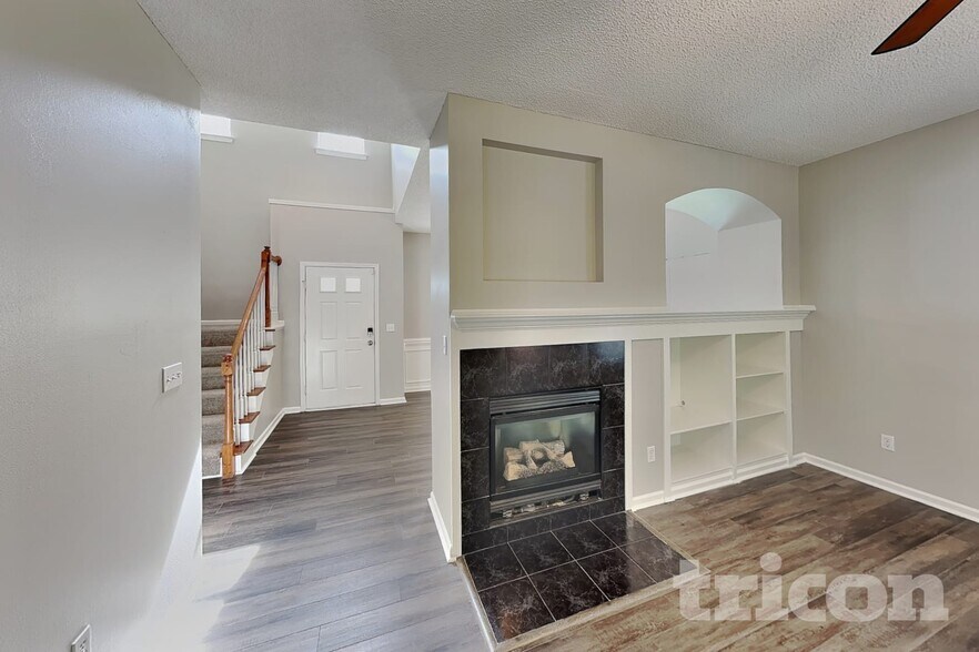 Building Photo - 6800 Brancusi Ct