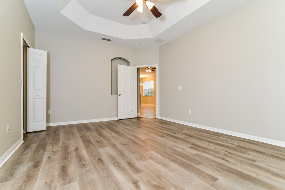 Building Photo - 14221 Lake Live Oak Dr