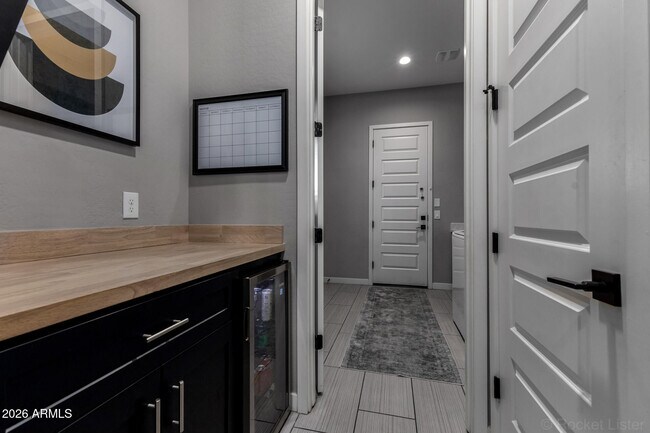 Building Photo - 20399 E Mockingbird Dr