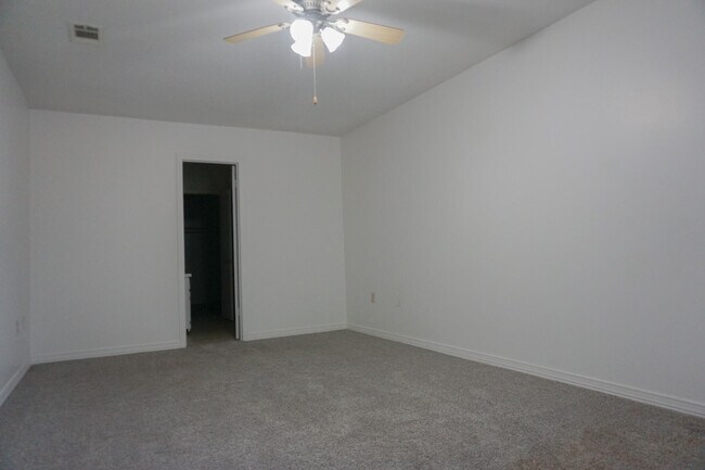 Building Photo - 111 Palmetto Dr