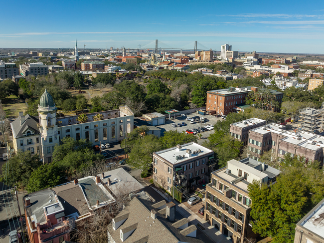 Building Photo - 230 Habersham St