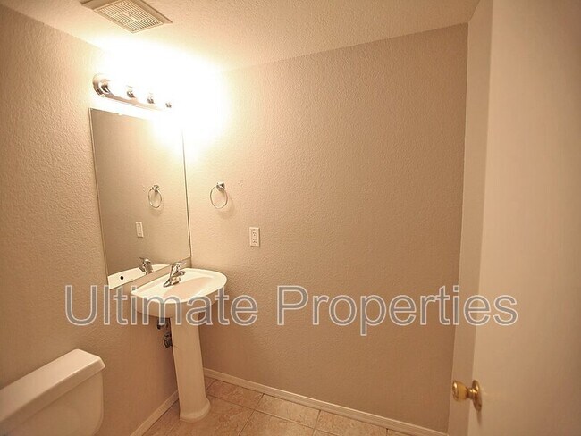 Building Photo - 5911 W Shangri-la Rd