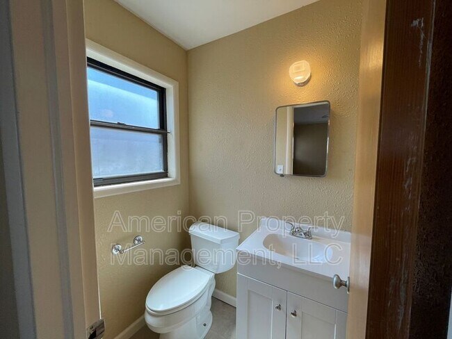 Building Photo - 2622 S 74th E Ave