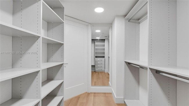 Building Photo - 555 NE 34th St