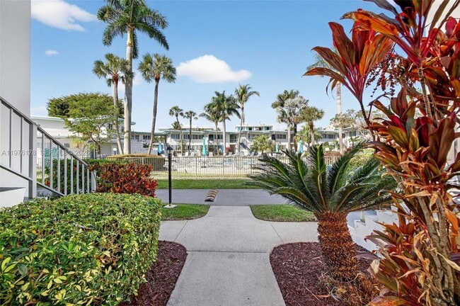 Building Photo - 180 Isle of Venice Dr