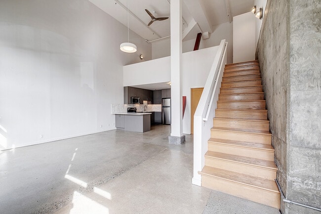 Building Photo - 701 Minnesota St