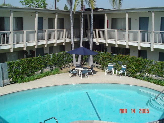 Building/Pool Photo - Sunflower Apartments