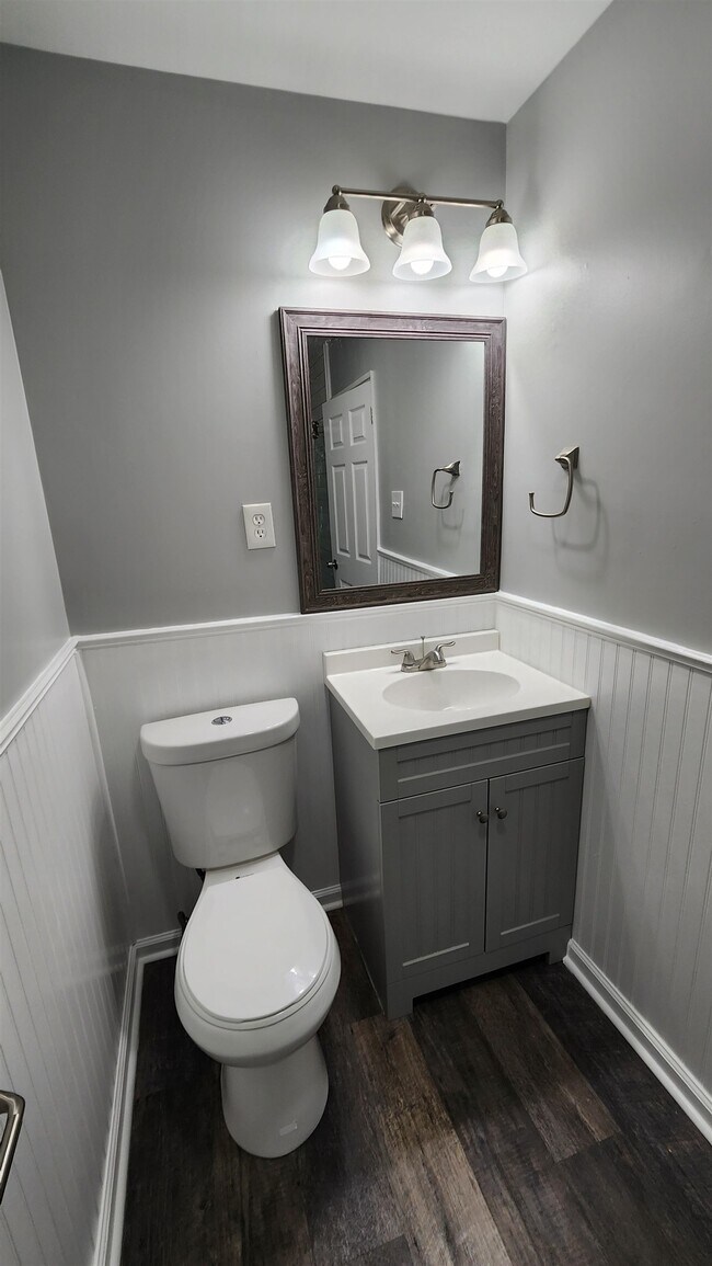 Building Photo - 395 Mineral Rd