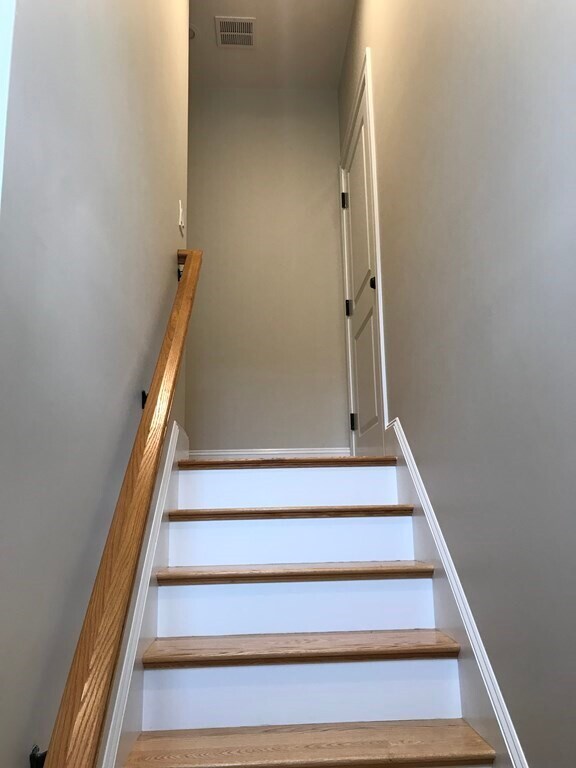 Building Photo - 33 Melbourne Ave