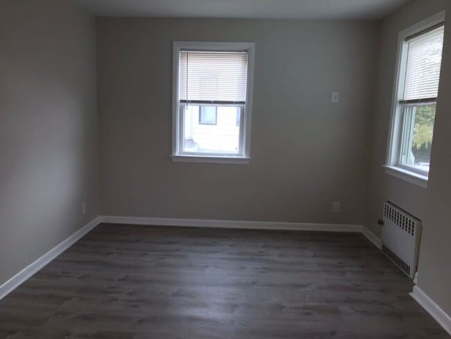Building Photo - 166 Carmita Ave