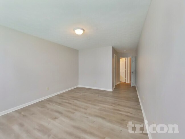 Building Photo - 949 Knox Dr