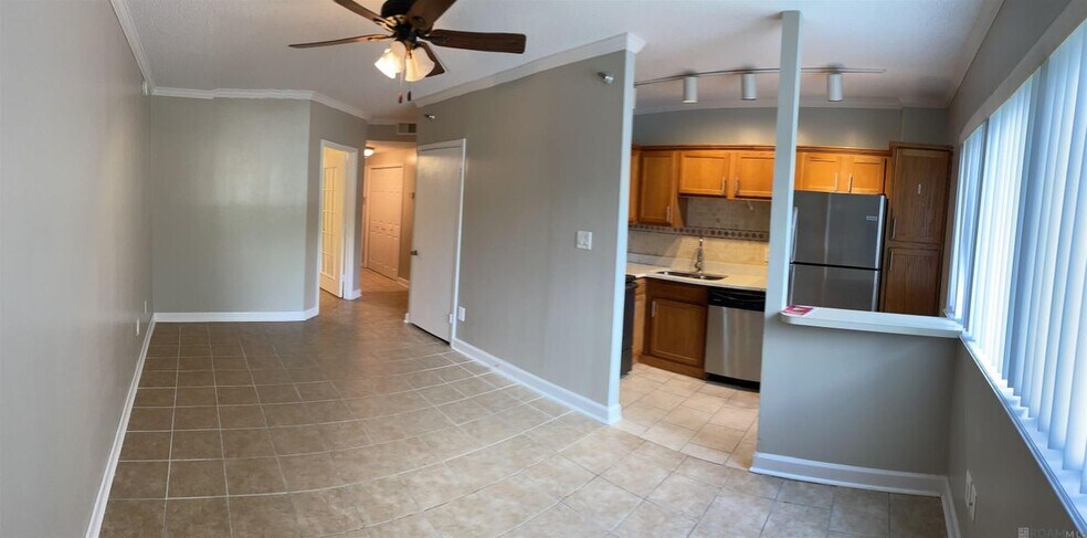 Building Photo - 11550 Southfork Ave