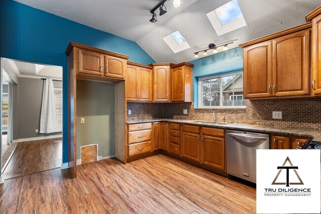 Building Photo - 1324 Concord Ln