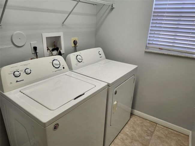 Building Photo - 6639 Hatteras Dr