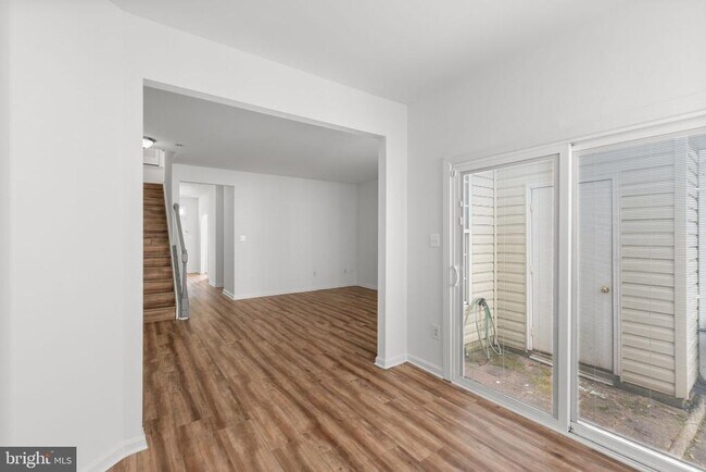 Building Photo - 2372 Woodland Pond Ln