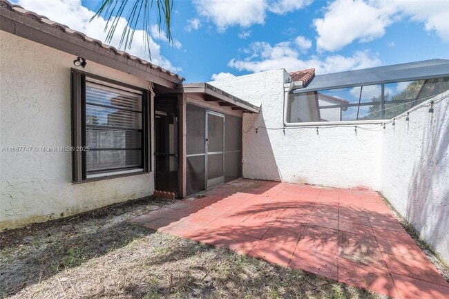Building Photo - 11135 SW 134th Ct