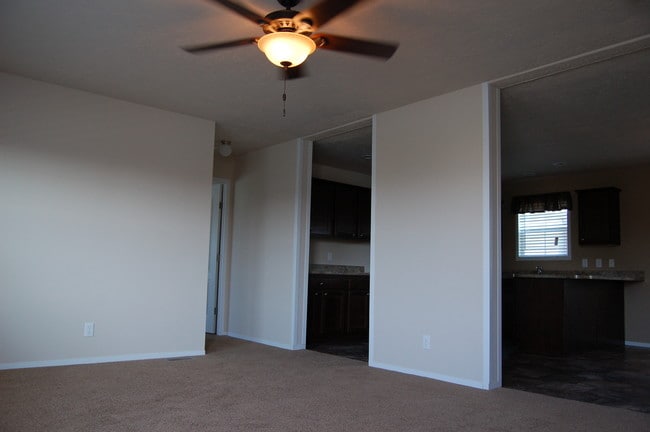Building Photo - Deerfield Run Pointe