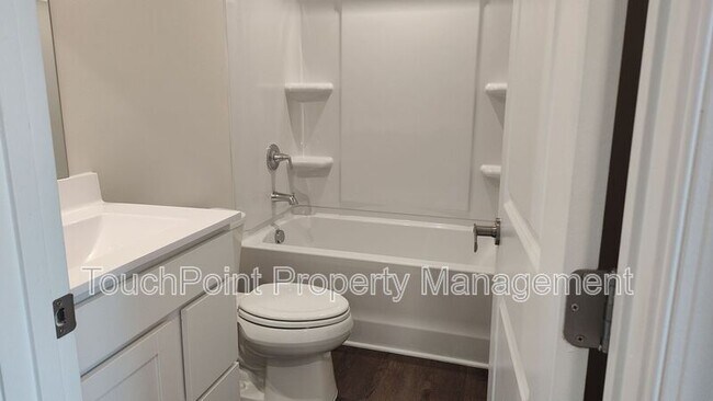 Building Photo - 5850 Granbury Dr