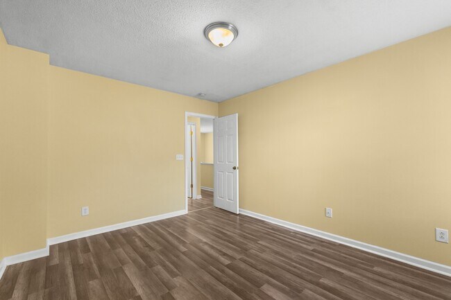 Building Photo - 100 Henson Pl